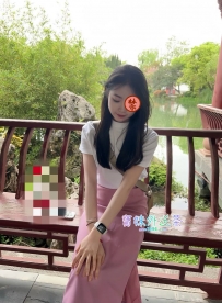 屁股翹，床上超級會扭，可愛的臉蛋