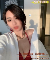 很會觀察客人的情緒很會帶領，也會教怎麼撫摸她讓她興奮出水