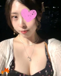 是一位會穿搭的單親媽媽😘