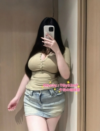 #台中 詩雨：165/50/G/24歲 腿長胸部挺翹，整體比例一流 外表