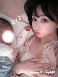 是一個奶水媽媽 也是一個高顔值的，彩妝直播主 彥青：162/45