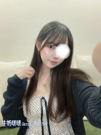 #台南 甜豆：162/45/C/21歲 笑容甜美、身材有料，個性大方開朗