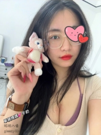 謝謝下午熟客寶寶對叮噹 的捧場 女生身材：160/50 身上臉蛋10