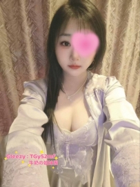 #台中 紫霞：162/45/D/37歲 身材抱起來軟軟嫩嫩，白皙皮膚很氣