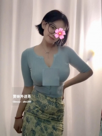 這個飢渴的女老師??? 春天：164/49/F/34歲 技術妹，顔值很甜，