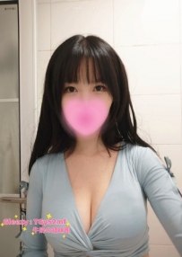 一個閨蜜，最近剛離婚 上個月一直在找工作，最近工作穩定