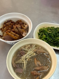 生活往往總是這樣，給你關閉一扇門 就會給你開啓一扇窗 #