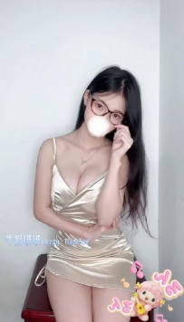 #台中 小羊：162/44/F/28歲 單親媽媽，短期來兼職 看似堅強，