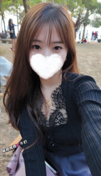心動姊妹！ 月圓：163/45/E/26歲 高挑身材傳教士，看著她臉超