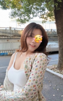 #台中 小葵：162/50/E/26歲 笑容特別迷人，身材修長乾淨又吸引