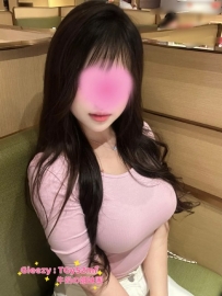 #高雄 樂兒：158/45/E/24歲 客評 皮膚白嫩，個子小小的抱起來